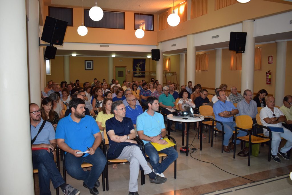 alcalde asiste a reunión de directores 13092017 2