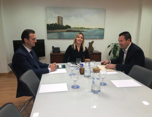 El Alcalde mantiene una reunión con la Consejera de Empresa, Industria y Portavocía