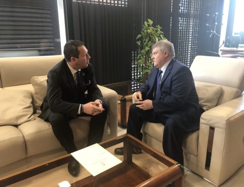 El Alcalde solicita la mediación del Delegado del Gobierno para que el sector del Almendro de Mula se pueda acoger a la reducción de los índices de rendimiento neto