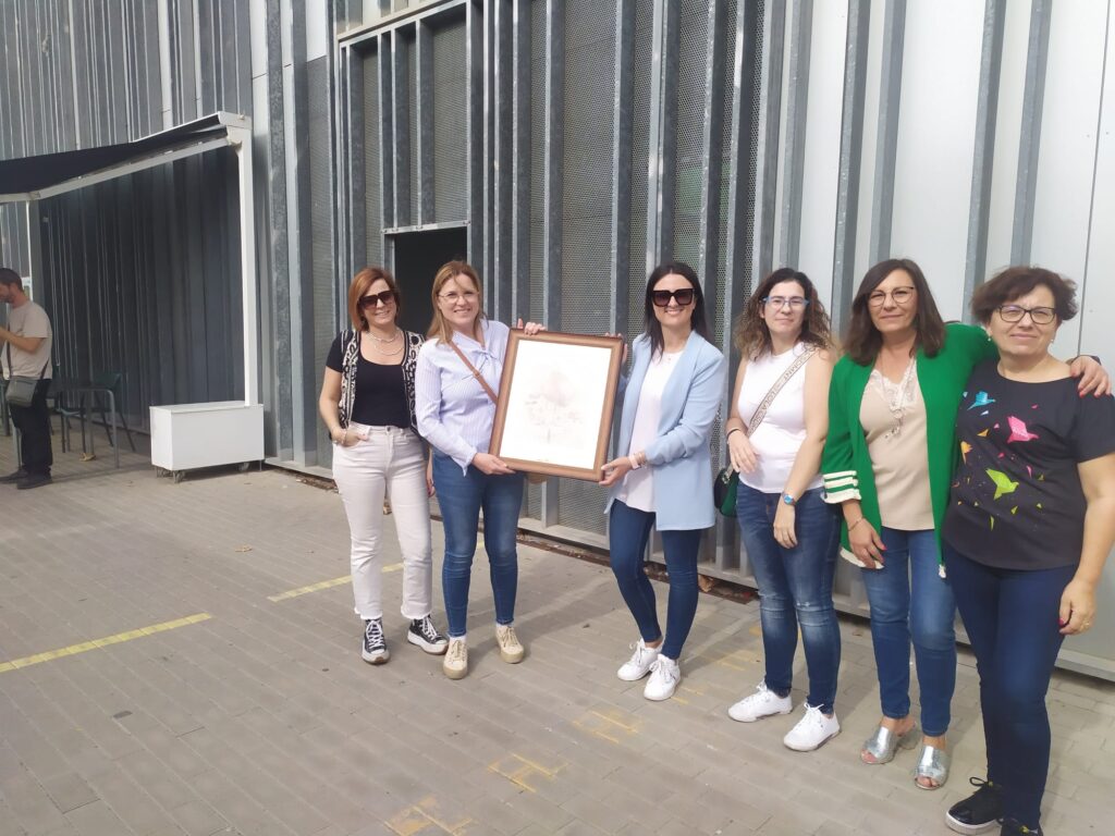Entrega de una obra de Nono García al Ayuntamiento de Blanca