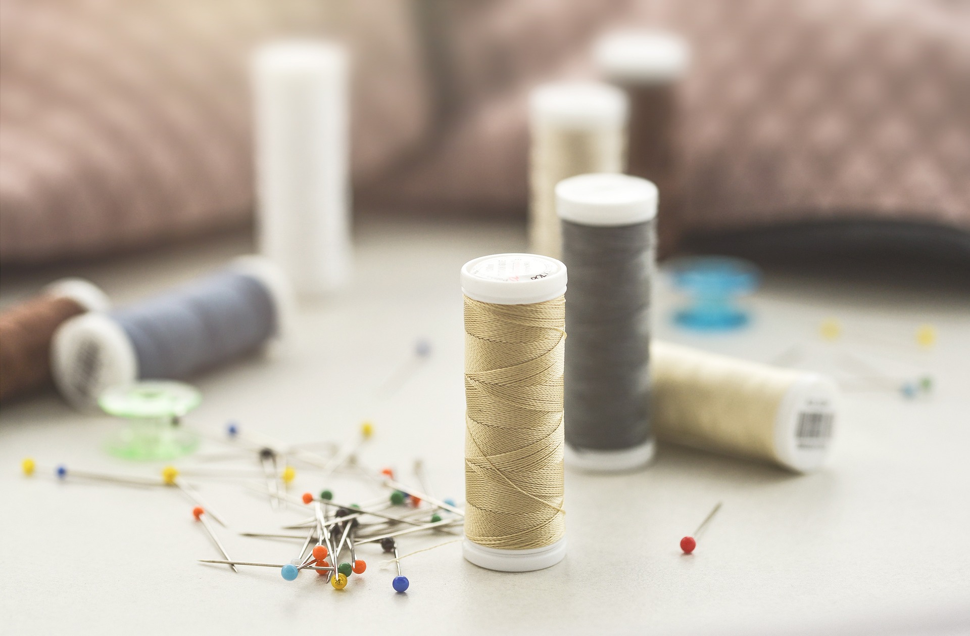 Imagen de stock: hilos para coser