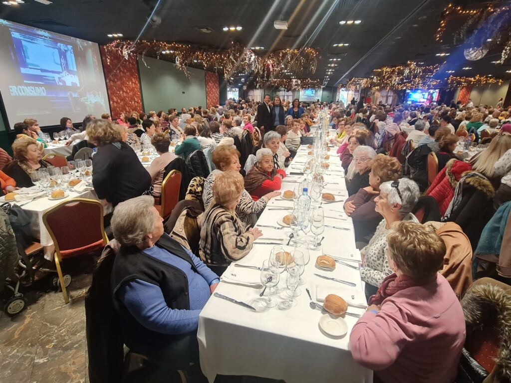 Amas de Casa de toda la Región en la celebración de sus 60 años
