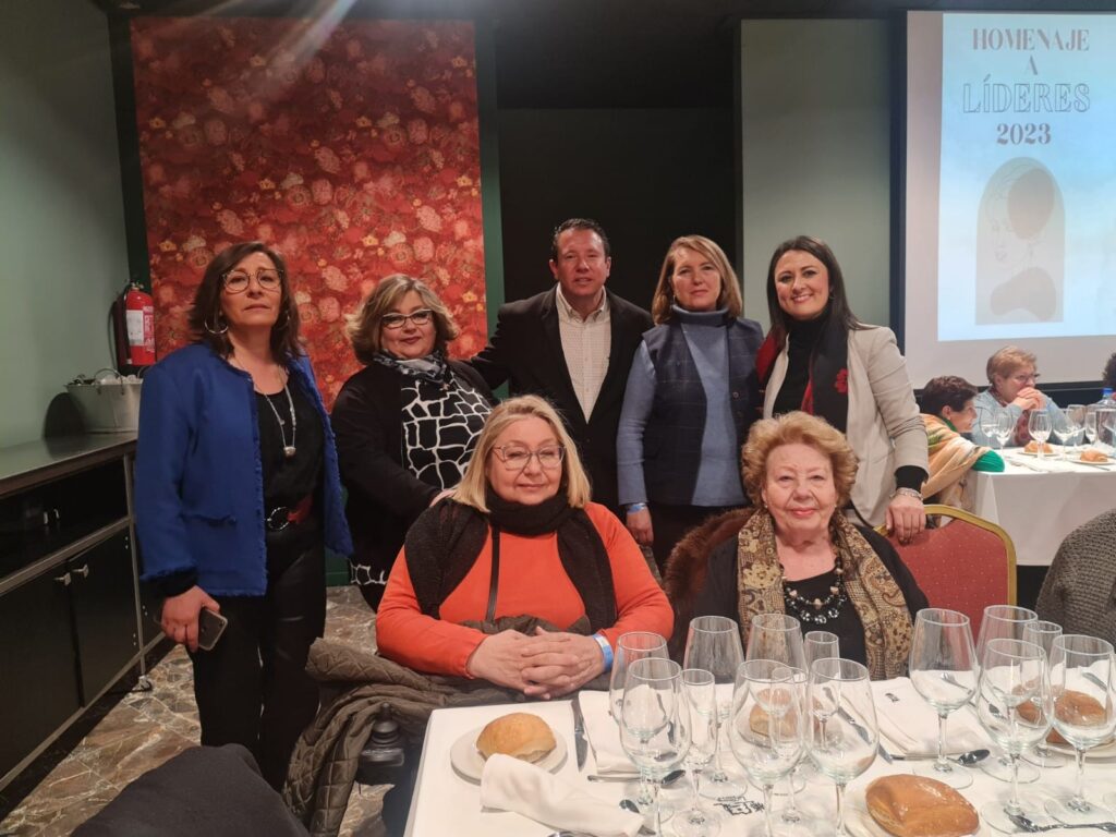 Amas de Casa de toda la Región en la celebración de sus 60 años