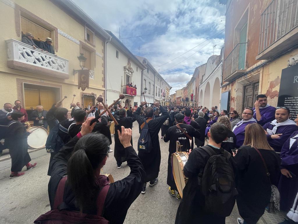 Desfile de las delegaciones en las XXXVI Jornadas de Exaltación del Tambor y el Bombo.
