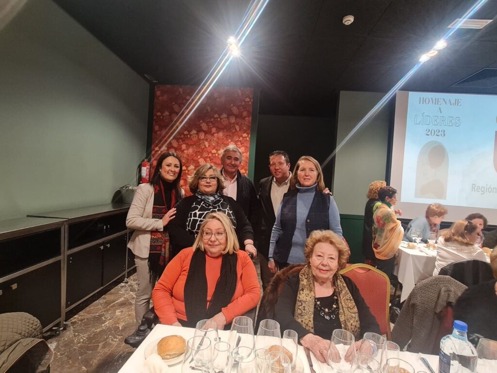 Amas de Casa de toda la Región en la celebración de sus 60 años